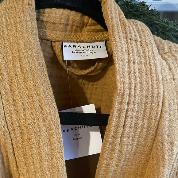 SOLD-Parachute cloud robe - Picture 6 of 6